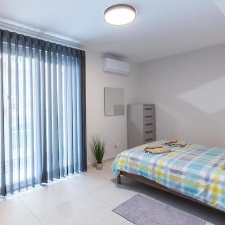 Seafront Luxury Apartment St. Paul's Bay Exterior photo