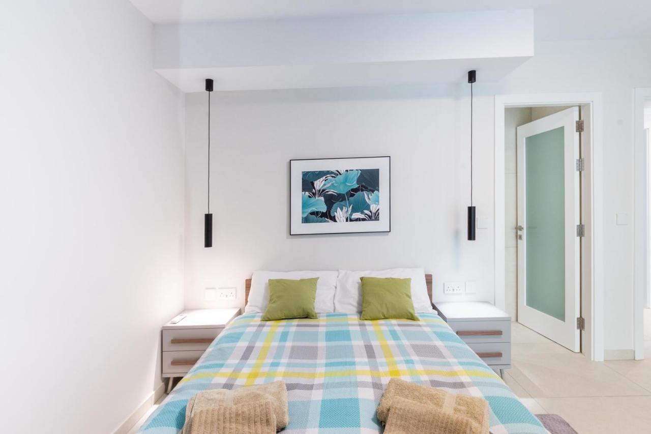 Seafront Luxury Apartment St. Paul's Bay Exterior photo